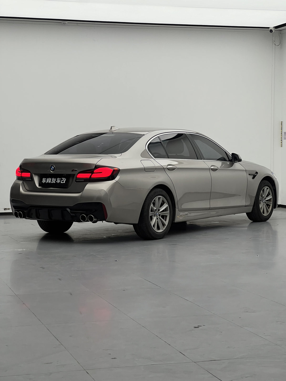 BMW 5 Series F18 | 2014 model | 宝马 5 系 F18｜2014 款 – vehicle photo 3