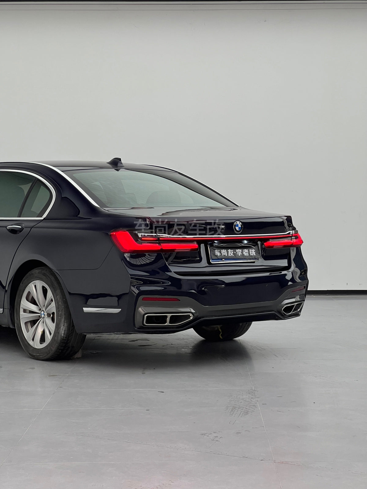 BMW 7 Series F02 | 2010 model | 宝马 7 系 F02｜2010 款 – vehicle photo 2