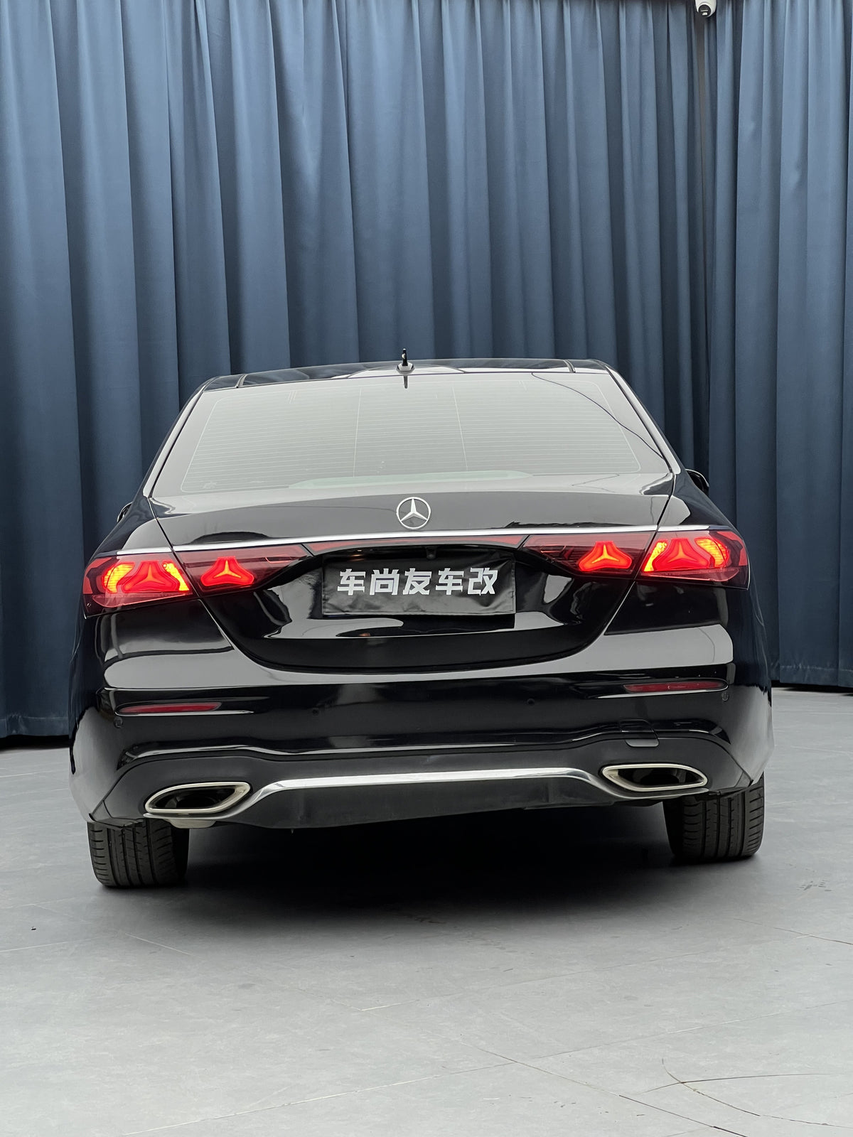 Mercedes-Benz E-Class W212 | 2010 E300 | 奔驰 E 级 W212｜2010 款 E300 – vehicle photo 2